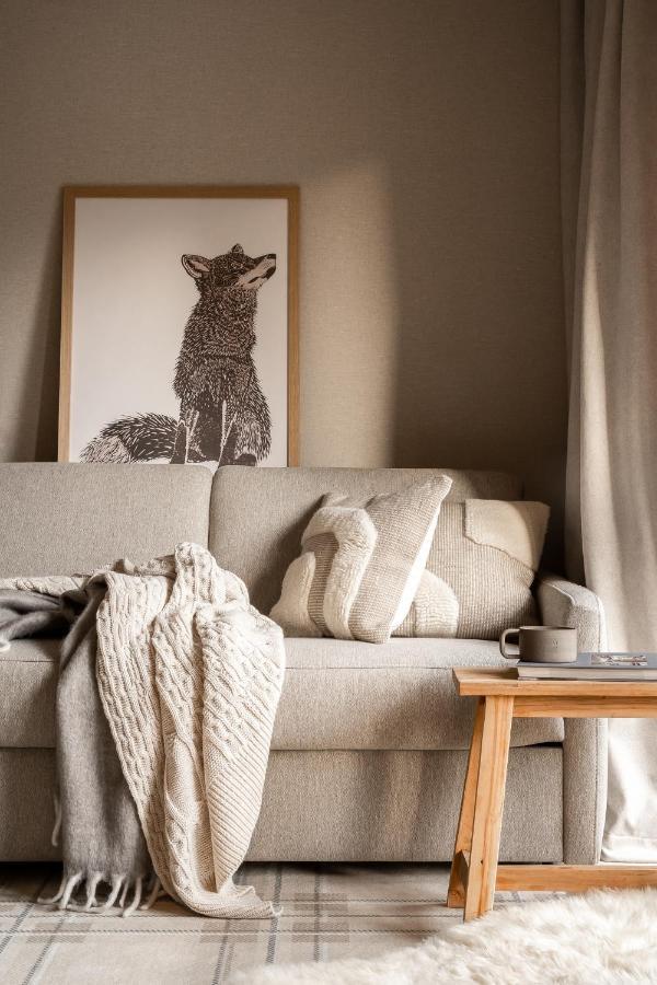 V11 By 11 Folk & Design
