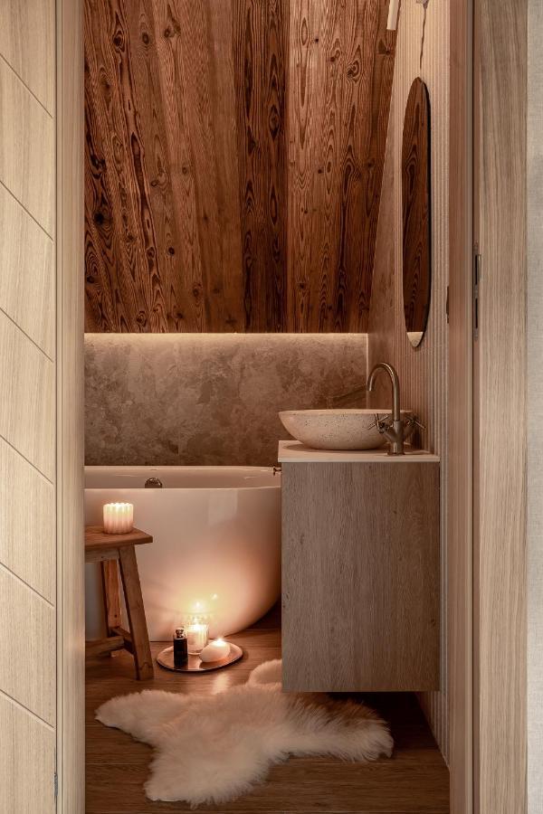 V11 By 11 Folk & Design